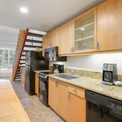 Palisades Tahoe Lodge Rentals Studio Loft #346