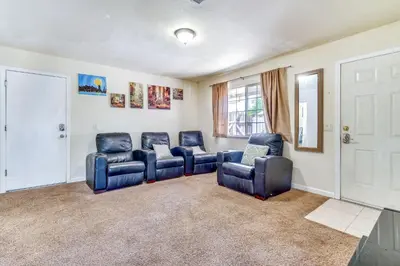 Gallery image of Pet-Friendly Brentwood House with Gas Grill! in Brentwood