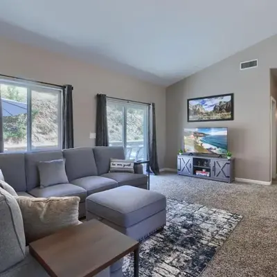 Yosemite Hilltop Gated Villa near Oakhurst