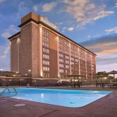 Great 1BD condo with resort amenities take in all Reno has to offer