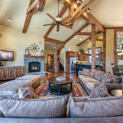 Compass Luxury Lodge - Access to HOA and Free Shuttle!