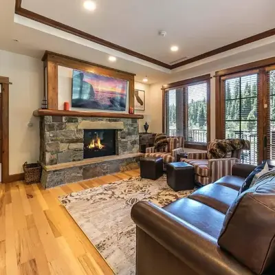 Iron Horse Lodge South 408 by East West Hospitality