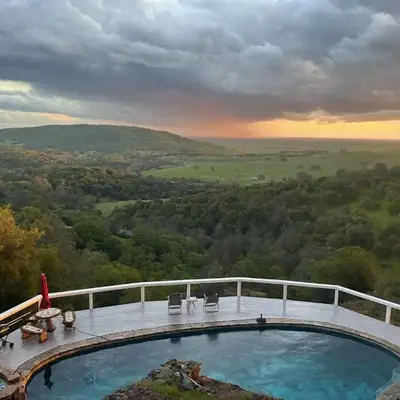 Breathtaking view of the Hills with HotTub