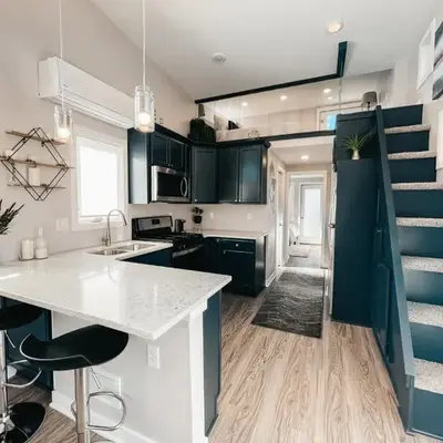 Beautiful and Elegant River Front Cottage