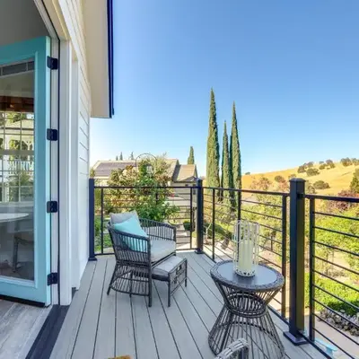 Steps to Sutter Creek Chic Wine Country Cottage
