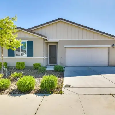 WFH-Friendly Getaway with Yard in Manteca!