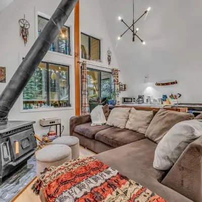 White Fir Chalet Dog Friendly Cabin in the Woods