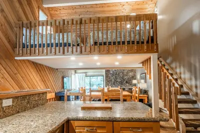 Gallery image of Snowcreek Phase ONE #61 - 3 Bedroom + Loft, 3 Bathroom, Sleeps 10. Mountain Views, Short Walk to Free Town Shuttle in Mammoth Lakes