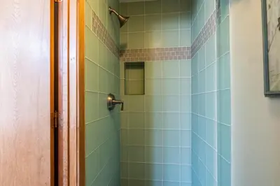 Gallery image of Snowcreek Phase ONE #61 - 3 Bedroom + Loft, 3 Bathroom, Sleeps 10. Mountain Views, Short Walk to Free Town Shuttle in Mammoth Lakes