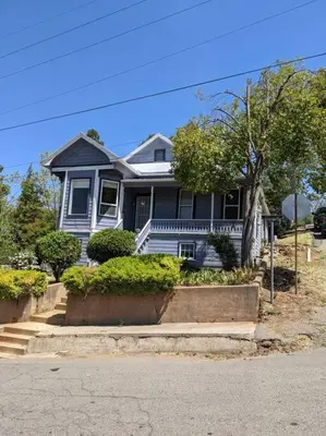 a house on the side of the street at Yosomite Gateway Historic Victorian with Modern Touch in Sonora