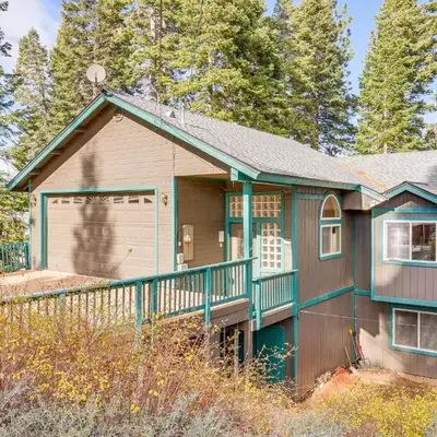 7 Mi to Beach Home with Hot Tub in South Lake Tahoe