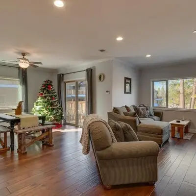 3987 - Upscale Townhouse Walk to Heavenly