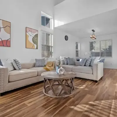 4 bedroom Home in Tracy 2 Minutes to Highway