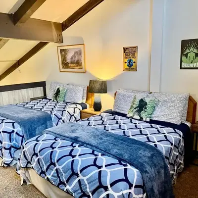 Treetop Condo in Yosemite-Sleeps 6-Balcony