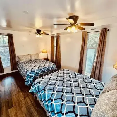 Views inside Yosemite-Timber Lodge-Sleeps 6