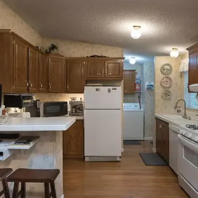 Rosenberg's Creekside Cabin