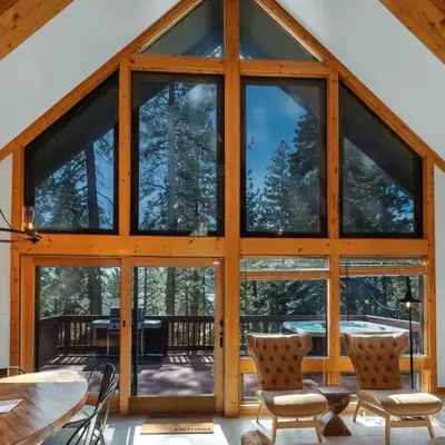 Remodeled 4BDR Cabin with AC Lake Views Hot-Tub Bunk Room Excellent Location