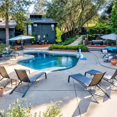 Spacious Mountain View Oasis - Pool