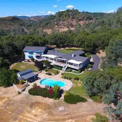 Whispering Oaks Estate with Outdoor Oasis