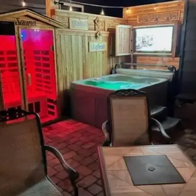 Romantic Couples Retreat - Tahoe Room