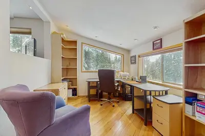 a home office with a desk and a chair at Mountain View Getaway in Stateline