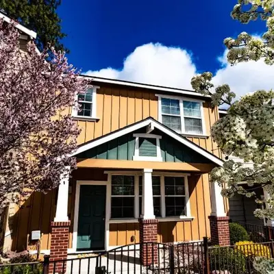 Eat-Sleep-Stroll-Repeat! Walkable Midtown 2BR Home