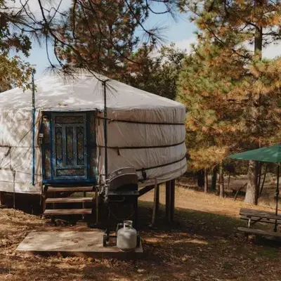 Cosy yurt at a nature retreat in Dunlap CA