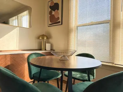Gallery image of Mid-Century Modern retreat in Visalia