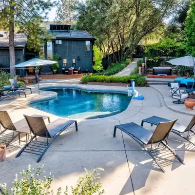 Spacious Mountain View Home - Pool