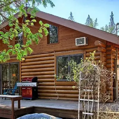 Cozy Log Cabin near Yosemite National Park in California