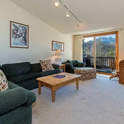 SnowCreek #936 Shared Pool & Hot Tub