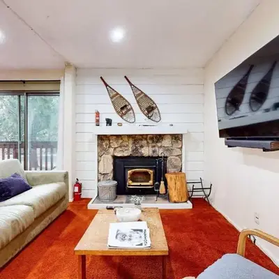 Cozy Condo for 4 Near Shuttle & Eagle Lodge