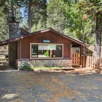Elm Street Getaway Sleeps 8
