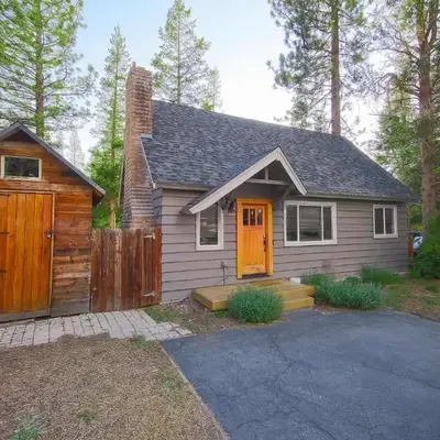 Dancing Bear Cabin - Pet Friendly Sleeps 4 Totally cute