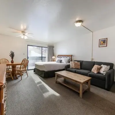 226 Bldg B condo