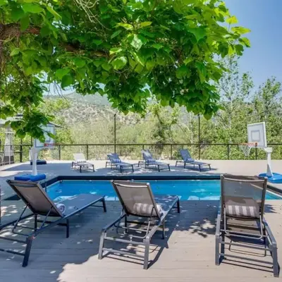 Kaweah River Cabin - Pool