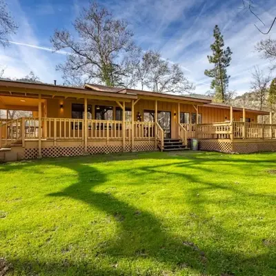 Serene Riverfront Home - 150 yds from the River
