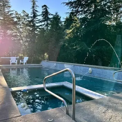 Scenic Mountain Views w Heated Pool