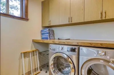 a washer and dryer in a laundry room at The Lodge at Silverado in Tahoe City