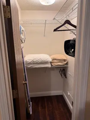a small room with a bunk bed in a room at Boutique Retreat in Wine & Gold Country in Placerville
