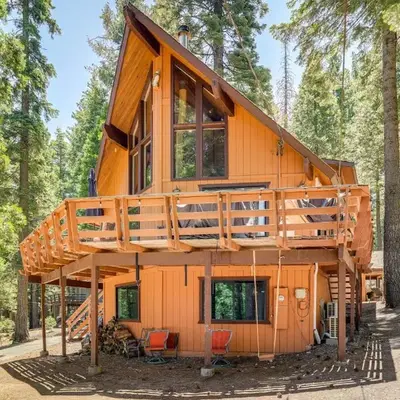 Cabin Getaway Near Big Trees Park Game Room