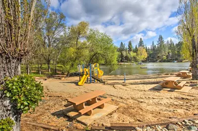a park with a picnic table and a playground at Mtn Views and Game Room Family Retreat in Groveland in Groveland