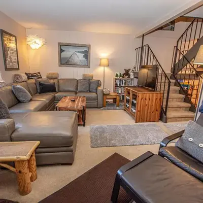 Lake Forest Glen # 114 By Hauserman Rentals