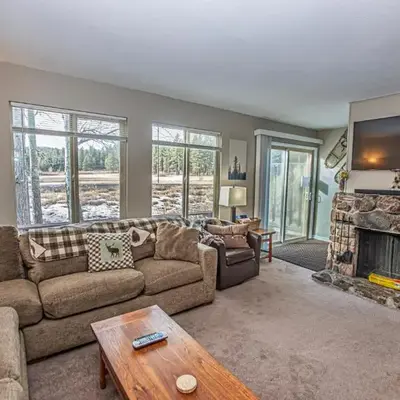 Lake Forest Glen # 117 By Hauserman Rentals