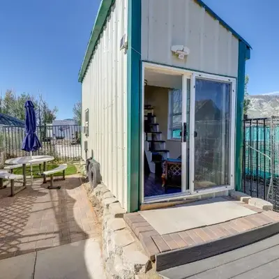 11 Mi to Heavenly Resort Pet-Friendly Tiny Home