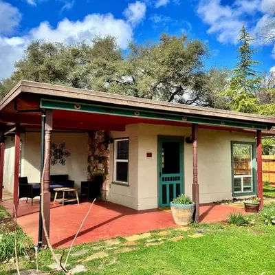 Sam's Place Mariposa - In Town!