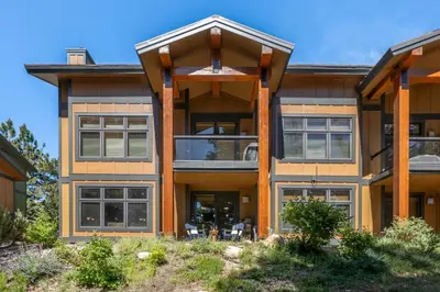 an exterior view of a house at Solstice 8 in Mammoth Lakes