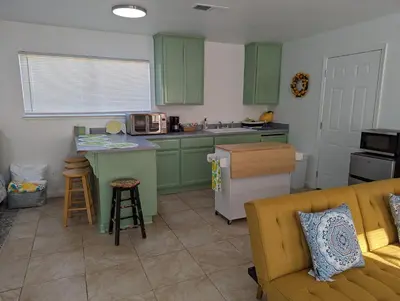 Gallery image of Zesty Studio & Pet Friendly Yard in Modesto