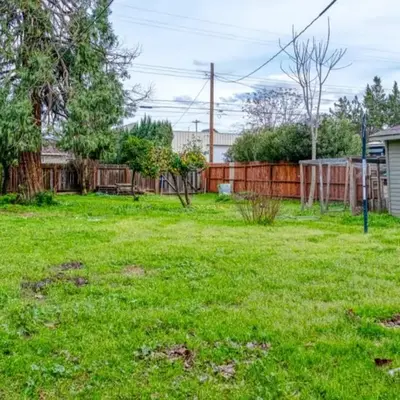 2BR Family Getaway with Yard Kitchen and Parking