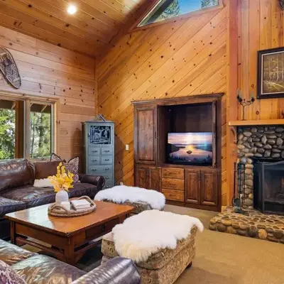 Luxury 4BR Retreat Near Northstar Sleeps 10
